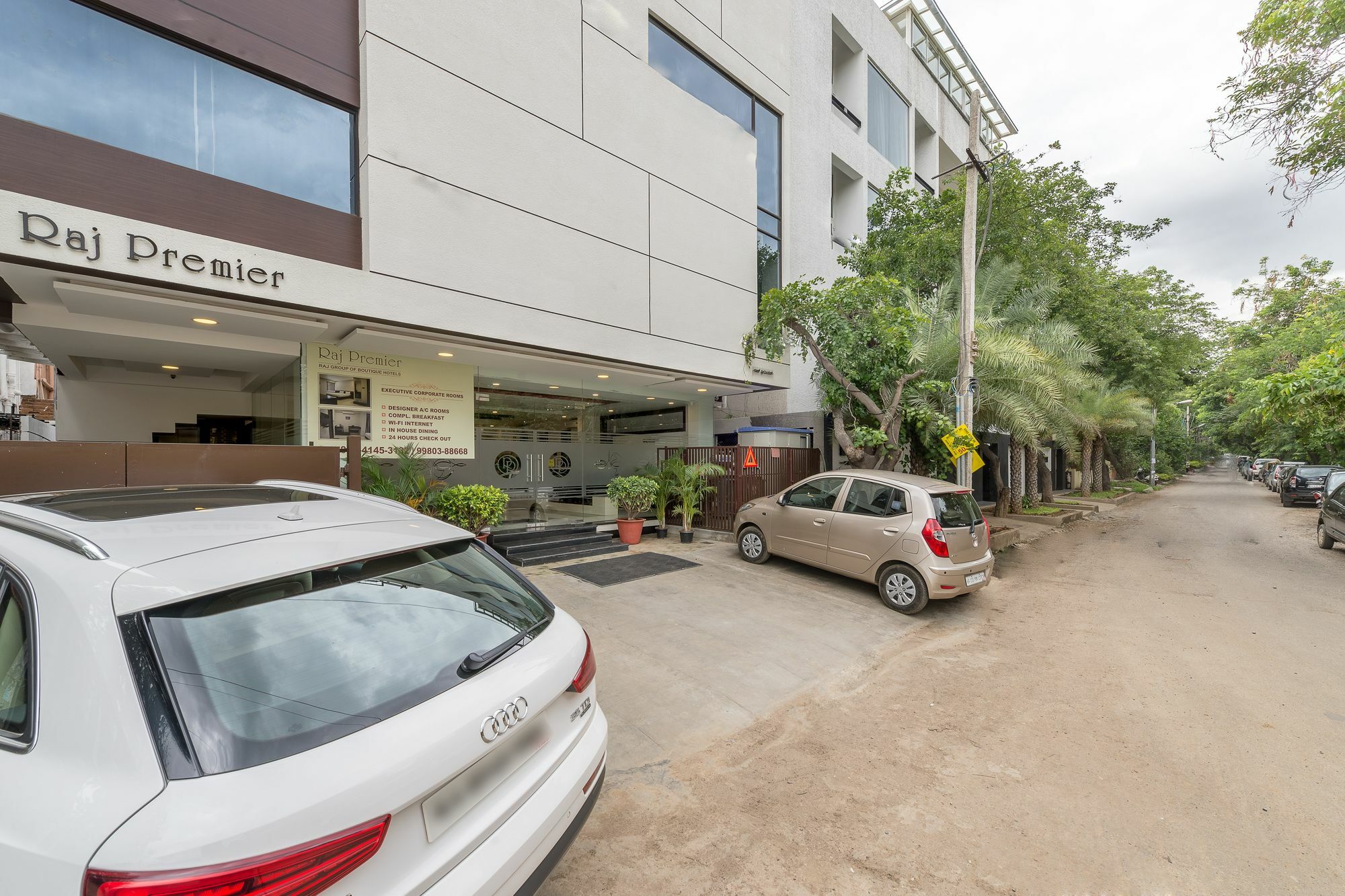 Hotel Treebo Raj Premier, Indiranagar Bangalore Exterior foto